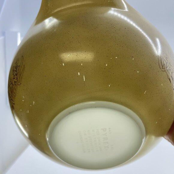 vintage pyrex forest fancies mixing bowl mushroom motif 2.5 quart - Picture 10 of 10